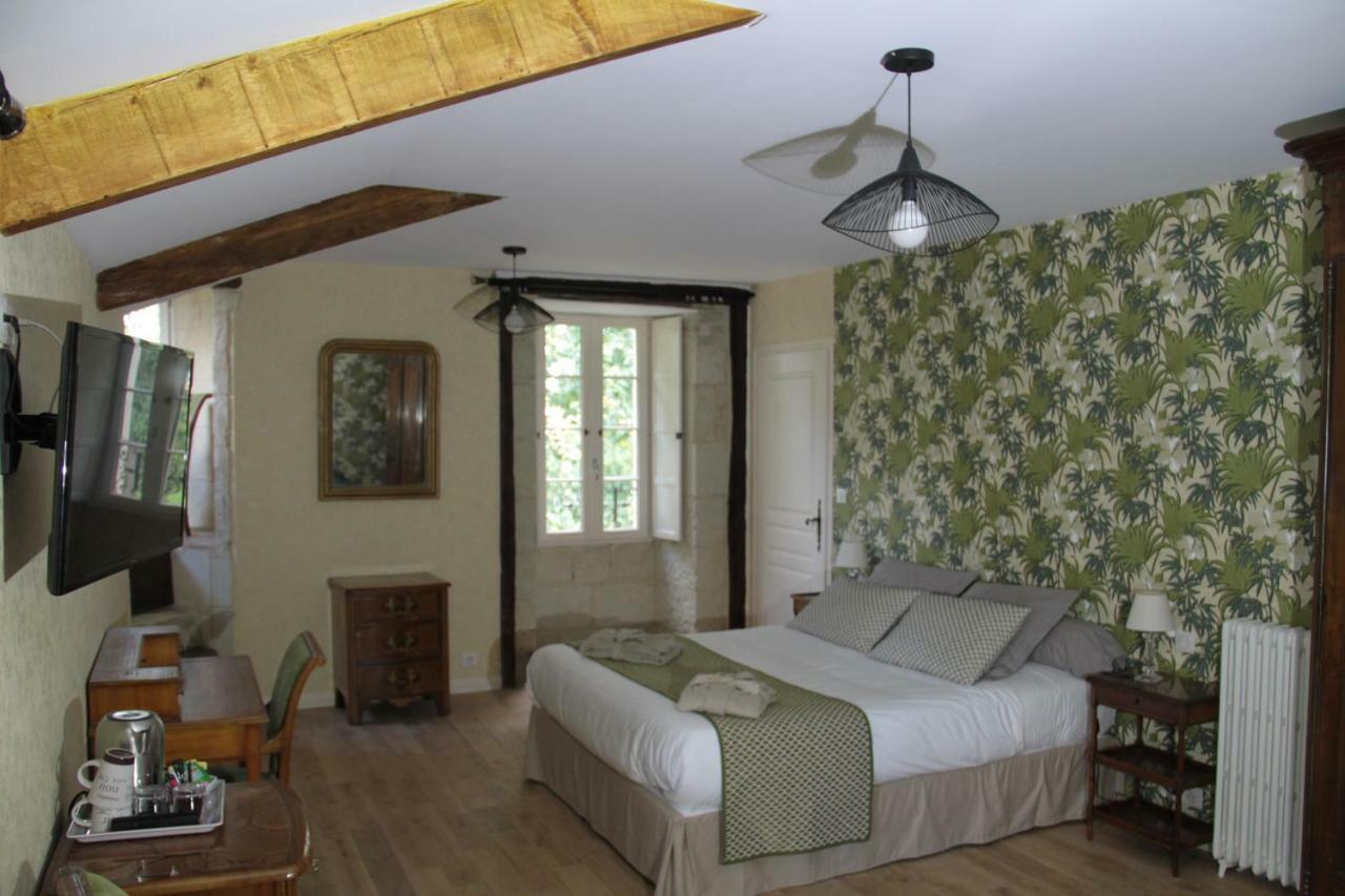 ホテルLe Logis De La Foret Sainte-Verge エクステリア 写真