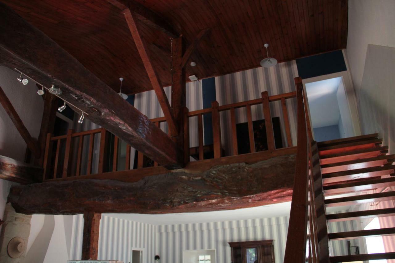 ホテルLe Logis De La Foret Sainte-Verge エクステリア 写真