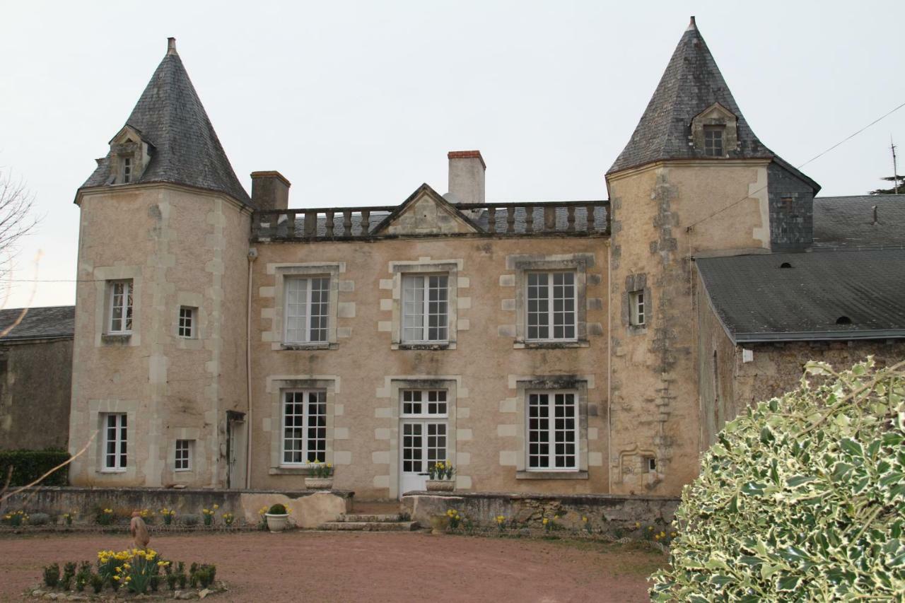 ホテルLe Logis De La Foret Sainte-Verge エクステリア 写真
